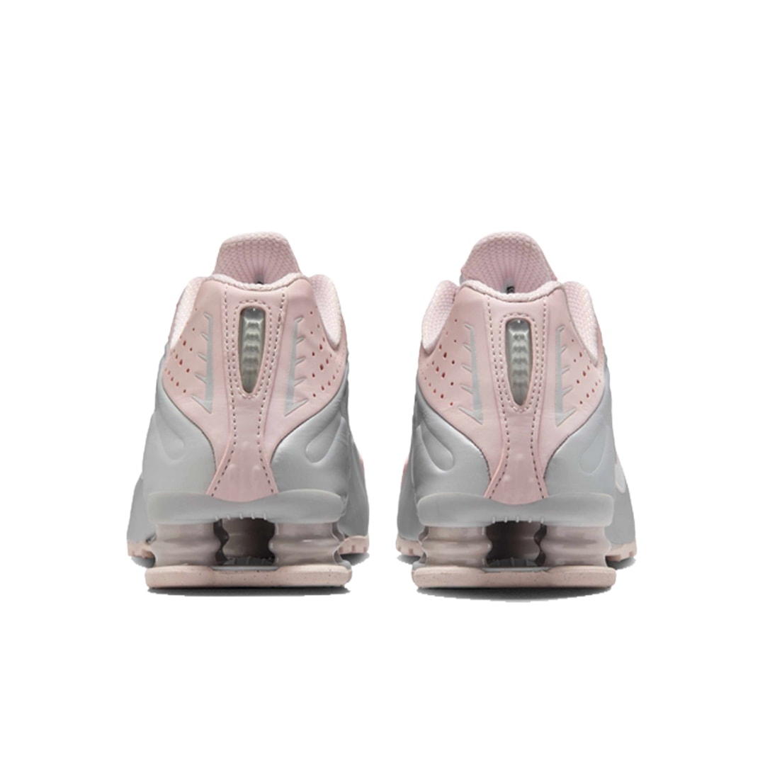 Nike Shox "R4 Barely Rose Metallic Platinum" - vista 3