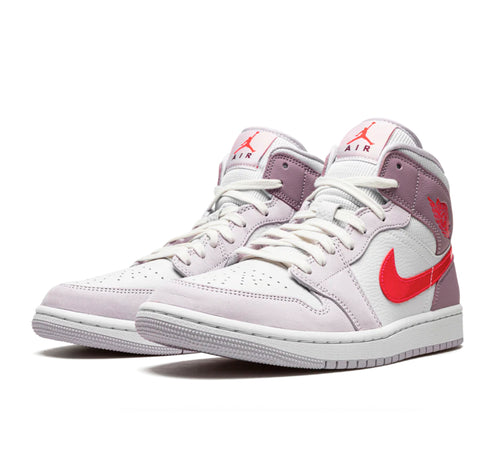 Jordan 1 Mid 