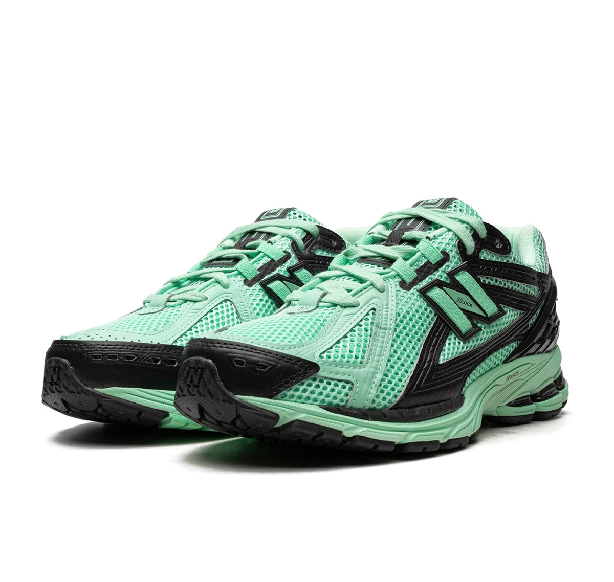New Balance 1906R size? Exclusive Green Black