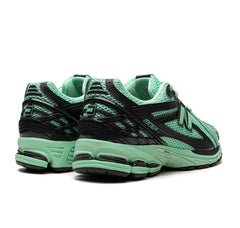 New Balance 1906R size? Exclusive Green Black