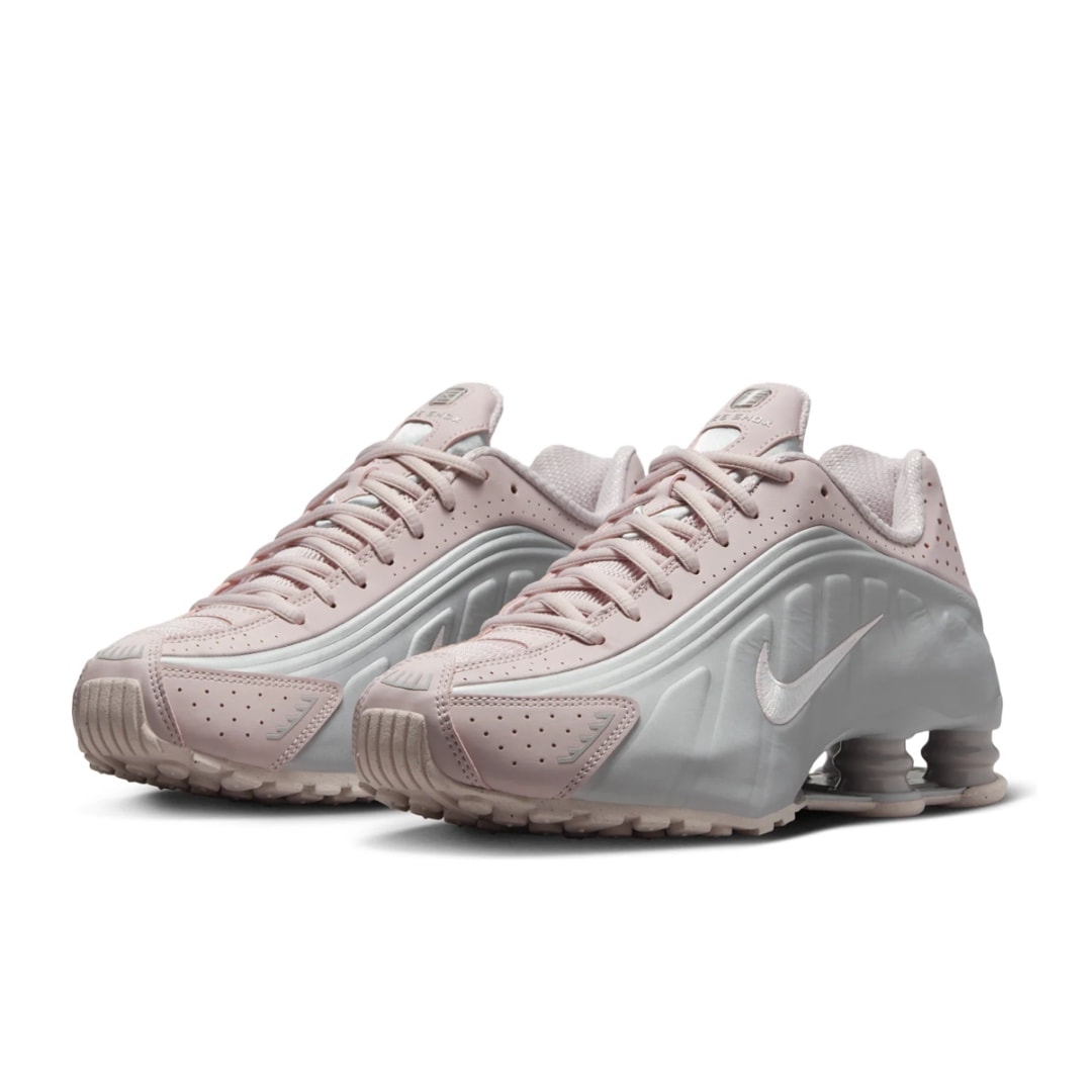 Nike Shox "R4 Barely Rose Metallic Platinum" - vista 2