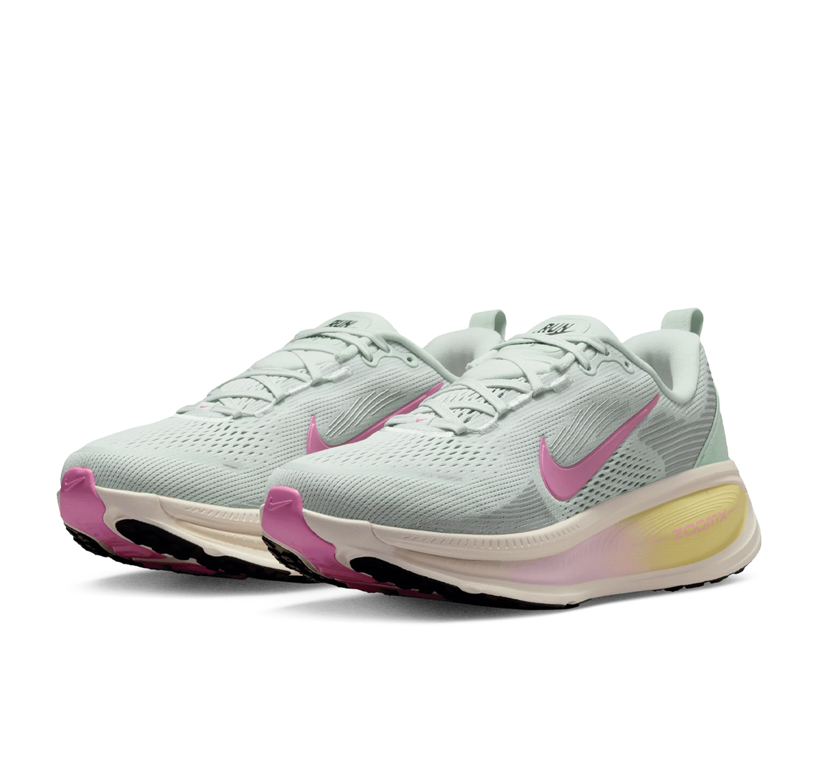 Nike Vomero 18 "Barely Green Pale"