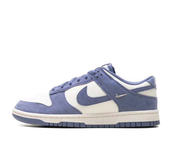 Nike Dunk Low "World Indigo Mini Swoosh" - sneakers y ropa en Colombia