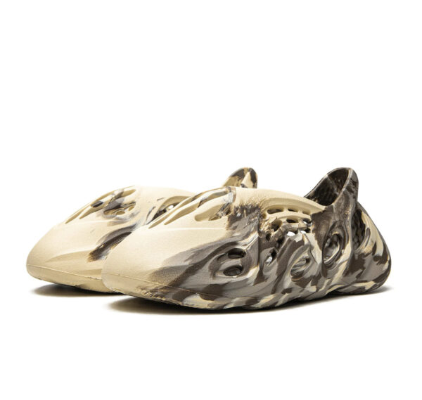 Yeezy Foam RNNR MX Cream Clay
