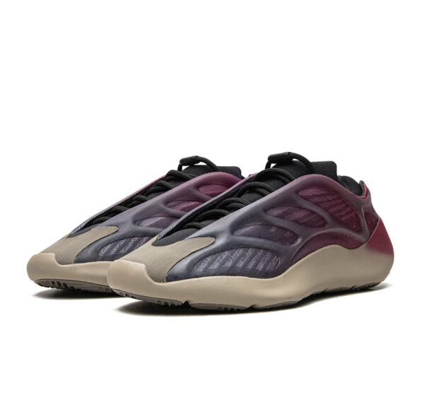 Yeezy 700 Boost V3 “Fade Carbon”